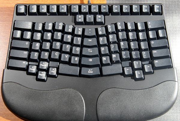 Ergonoomiline klaviatuur